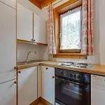 Spacious Near Area In Διαμέρισμα *