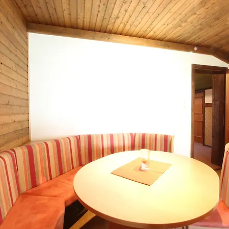 Spacious Near Area In Appartement