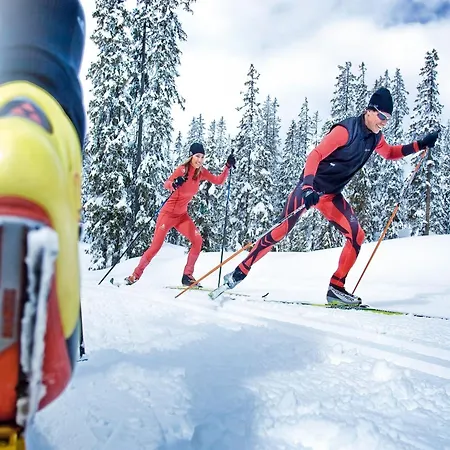 Spacious Near Area In *