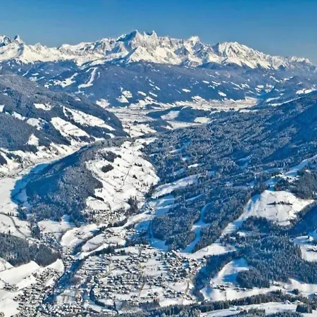 Spacious Near Area In Apartmán *