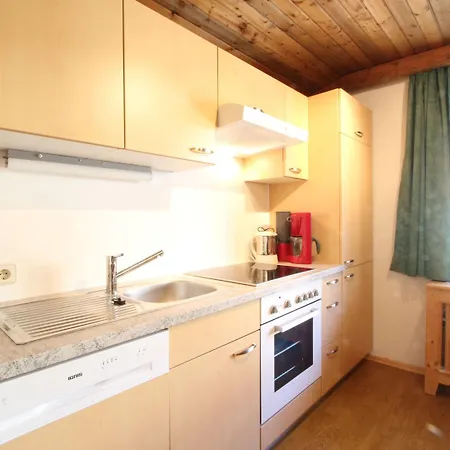 Apartment Spacious Near Area In