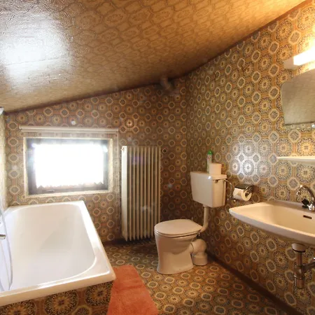 Spacious Near Area In Apartment Mittersill