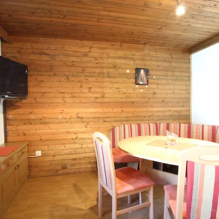 Spacious Near Area In *