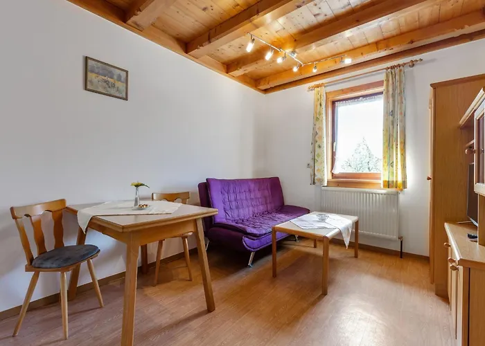 Spacious Near Area In Appartement