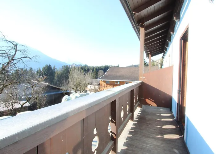 Spacious Near Area In شقة