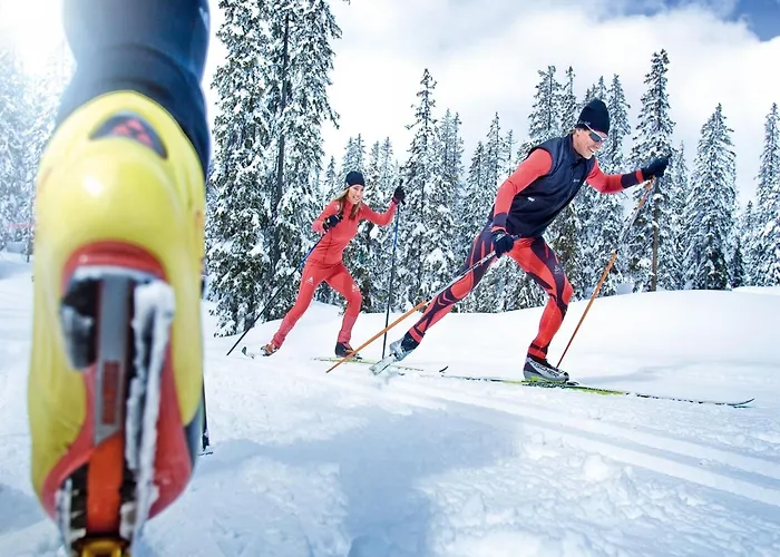 Spacious Near Area In *