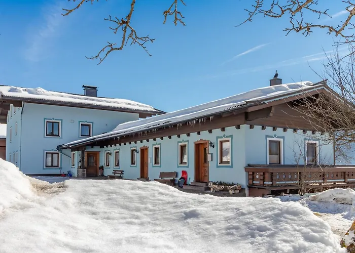 Spacious Near Area In *