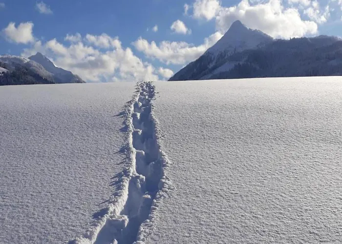 Spacious Near Area In شقة *