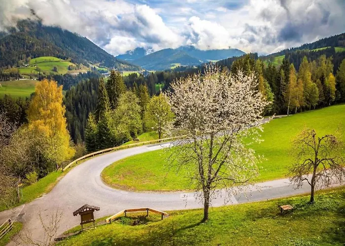 Spacious Near Area In شقة