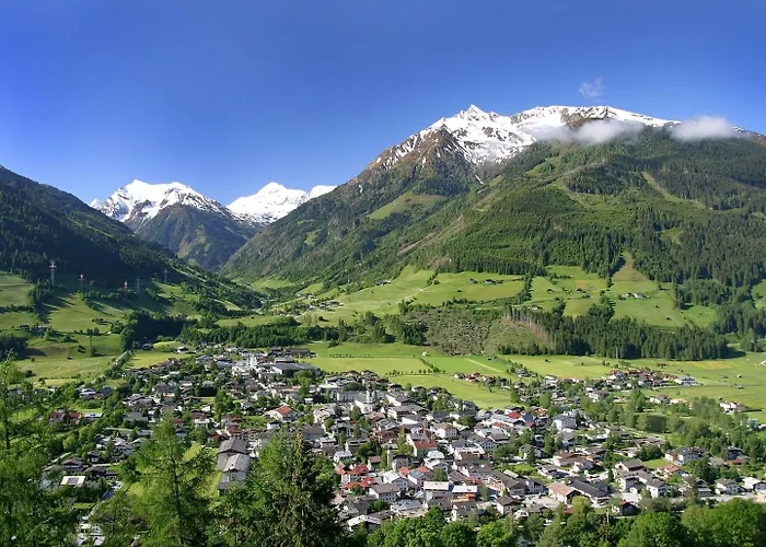 Spacious Near Area In *